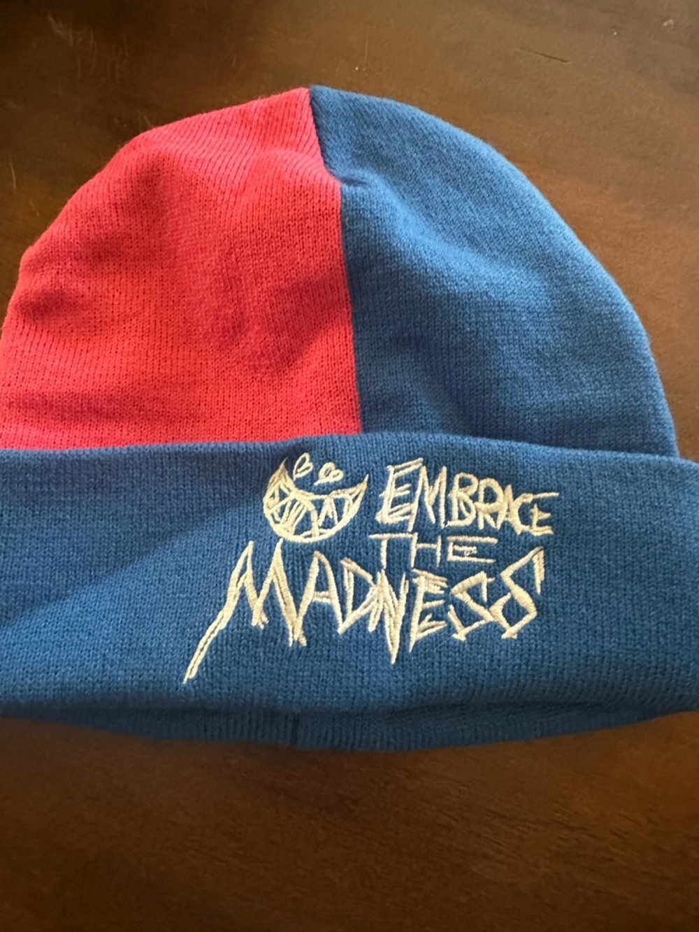 DC COMICS HARLEY QUINN Embrace the Madness BEANIE HAT SUICIDE SQUAD